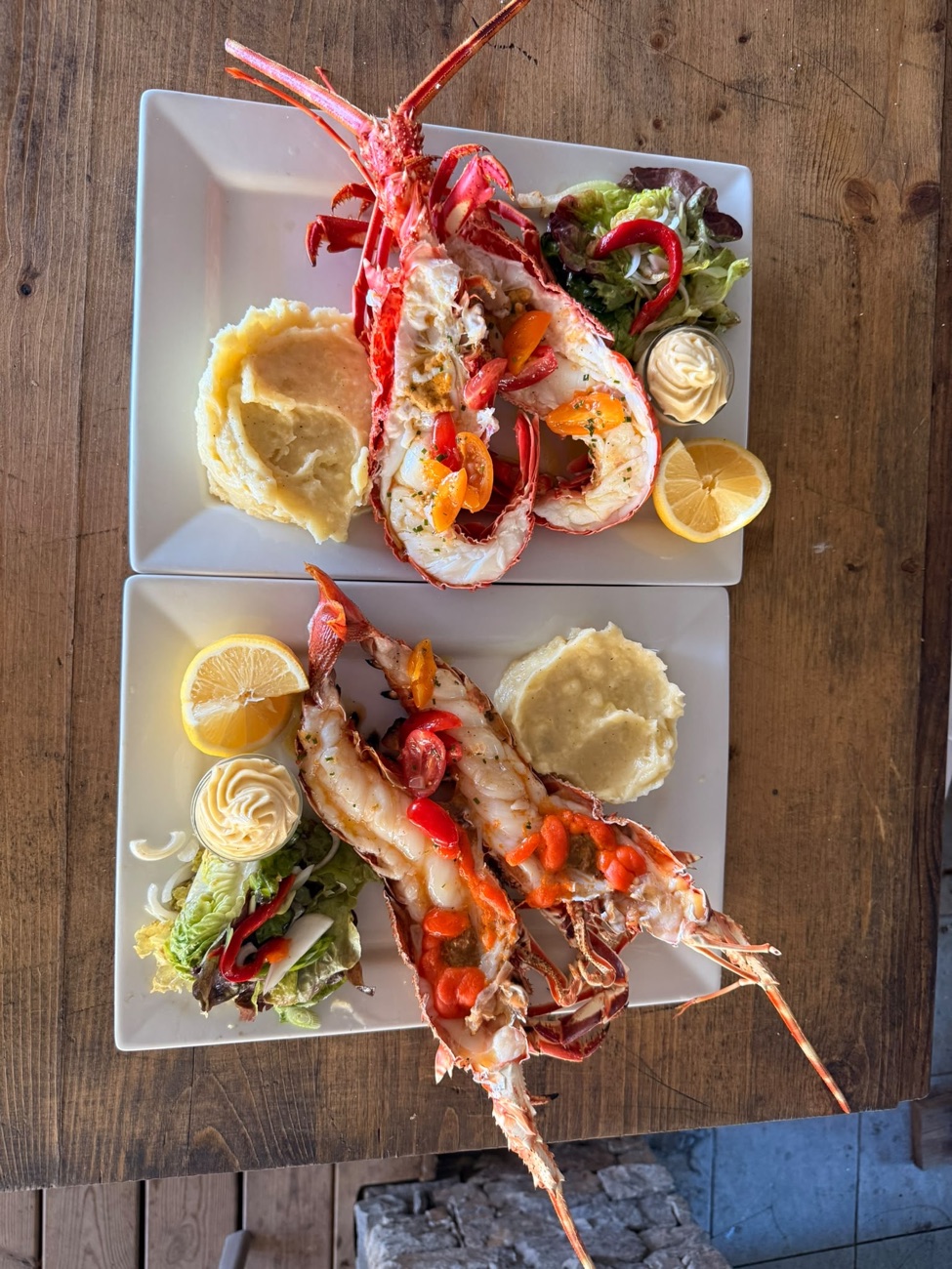 Langouste grillée au citron et à l'aïoli