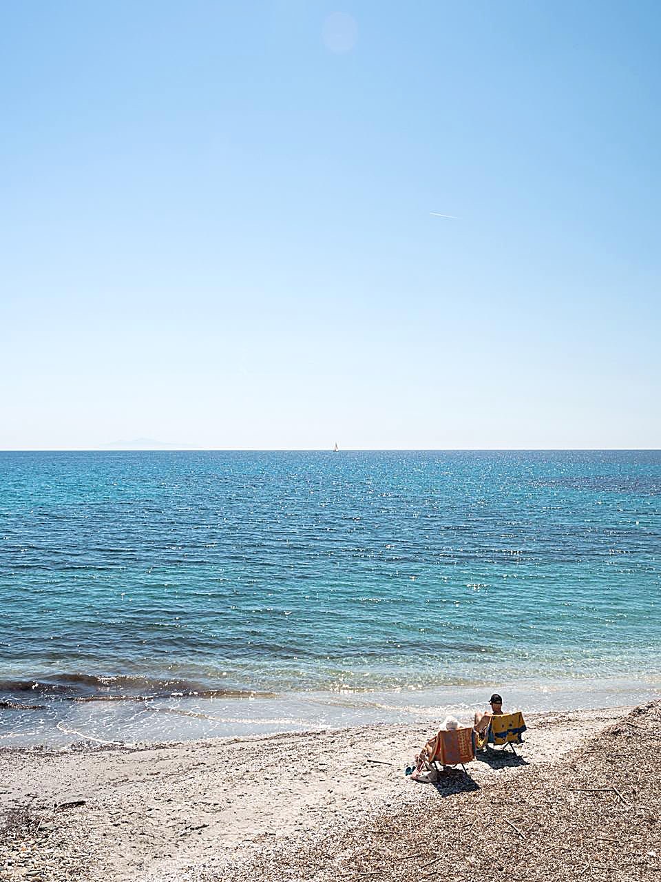 La plage et la mer claire de la Marine de Meria